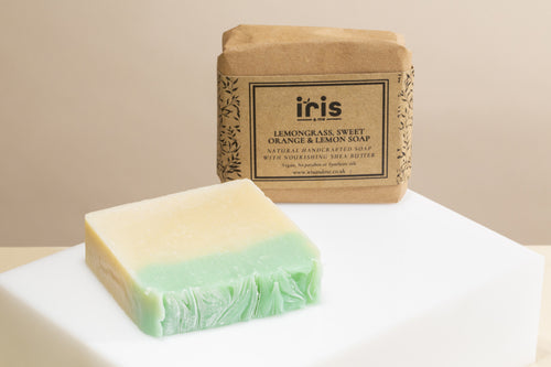 Lemongrass, Sweet orange & Lemon deep cleansing vegan soap bar. This deep cleansing vegan soap bar is made for citrus lovers by blending 3 beautiful citrusy oils to achieve a well balanced bar of soap. This bar has a sweet, uplifting scent that is both energising and revitalising.