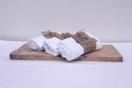 Organic certified brushed cotton face towel. This super soft organic brushed cotton face towel will be ideal for your daily skin care routine, hot cloth treatment to soothe dry eyes,, during yoga, workouts, travelling and in your guest rooms. 